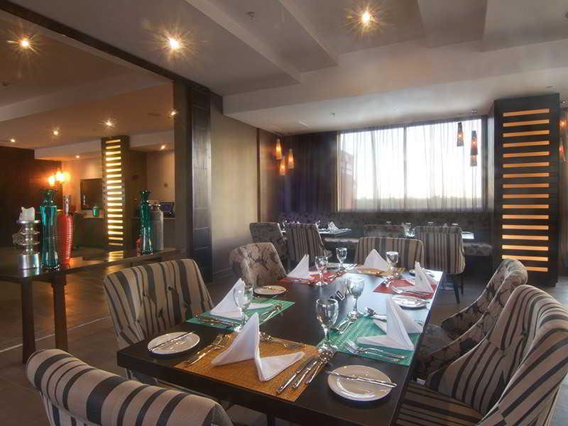 Protea Hotel By Marriott Lusaka Tower Extérieur photo